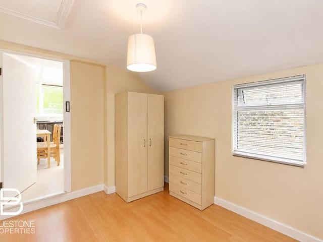 Studio for rent in London Borough of Wandsworth, Greater London