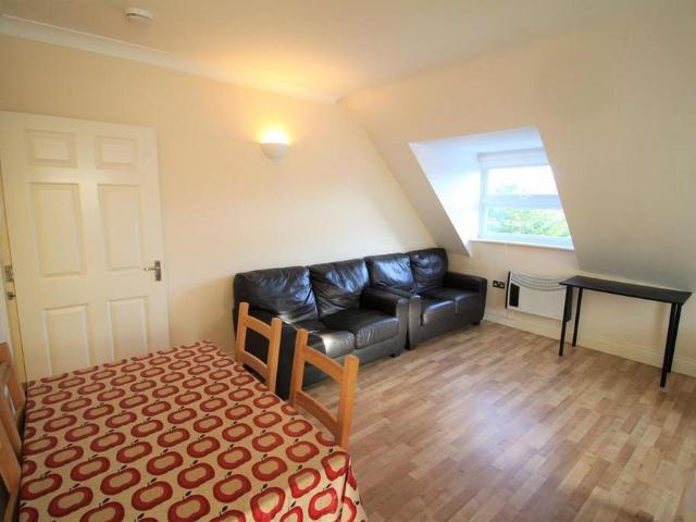 Studio for rent in Bassett, City Of Southampton