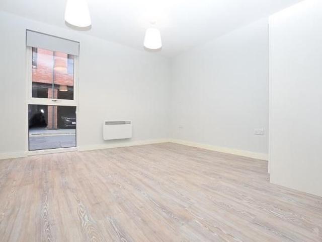 Studio for rent in City Centre, South Yorkshire