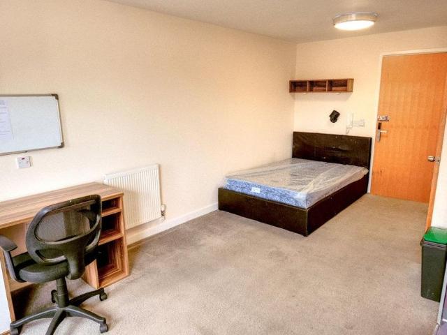 Studio for rent in Barracks, Canterbury