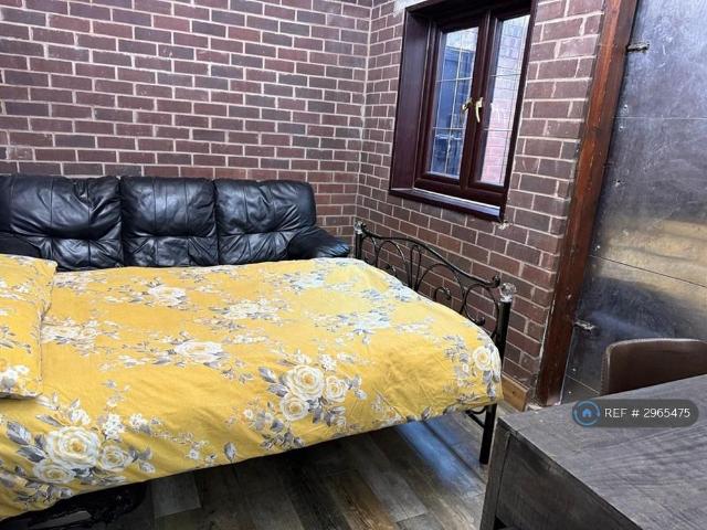 Studio for rent in City Centre, Georgia