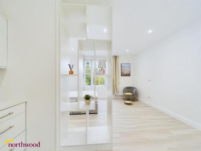 Studio for rent in Evershot, Oxfordshire