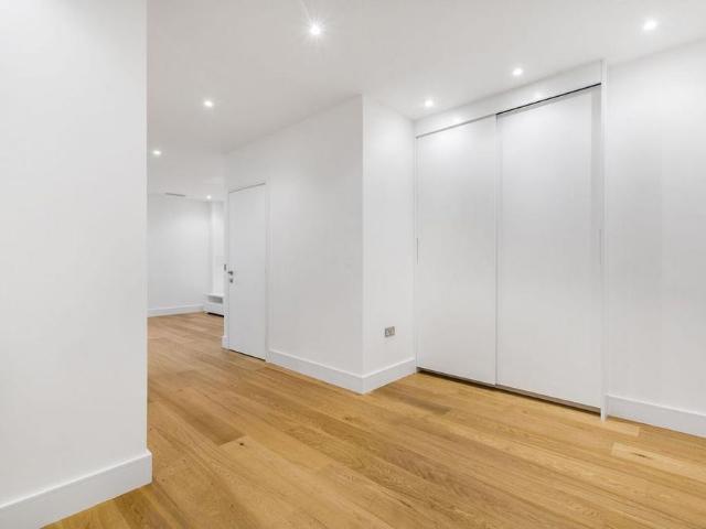 Studio for rent in London Borough of Hounslow, Greater London