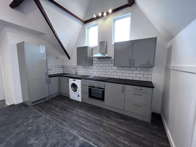 Studio for rent in The Cronehills, West Bromwich