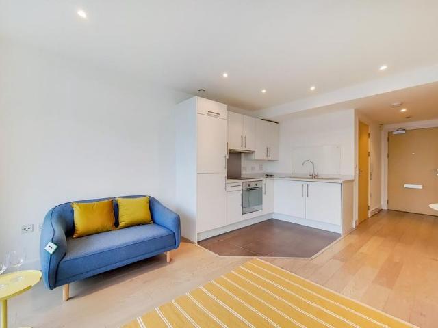 Studio for rent in Clapham Junction, Greater London