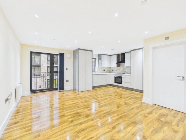 Studio for rent in Slough