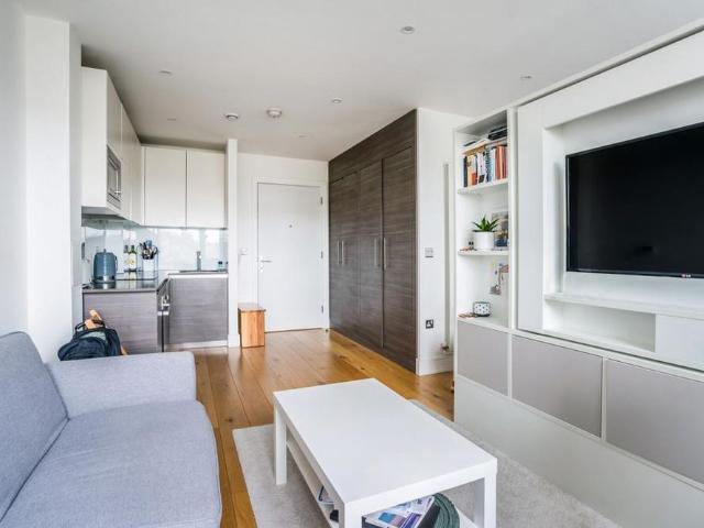 Studio for rent in London Borough of Lewisham, Ladywell
