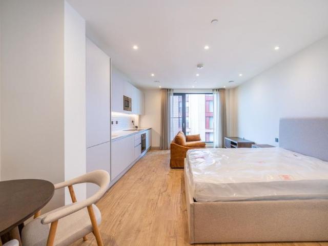 Studio for rent in London Borough of Waltham Forest, Greater London