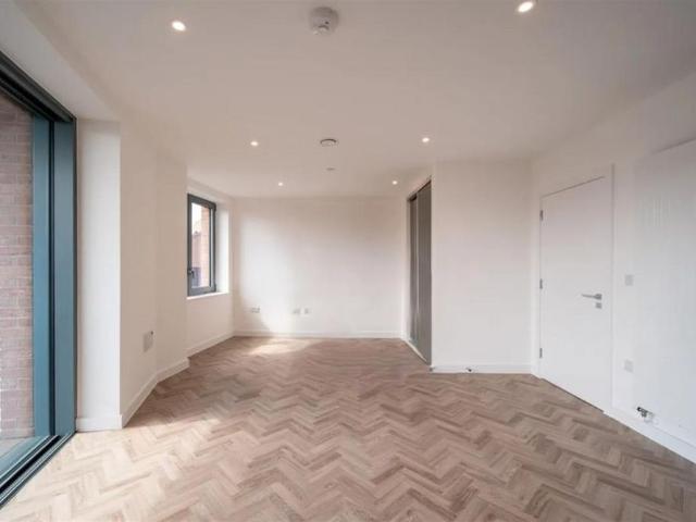 Studio for rent in Bromley-by-Bow, Bow
