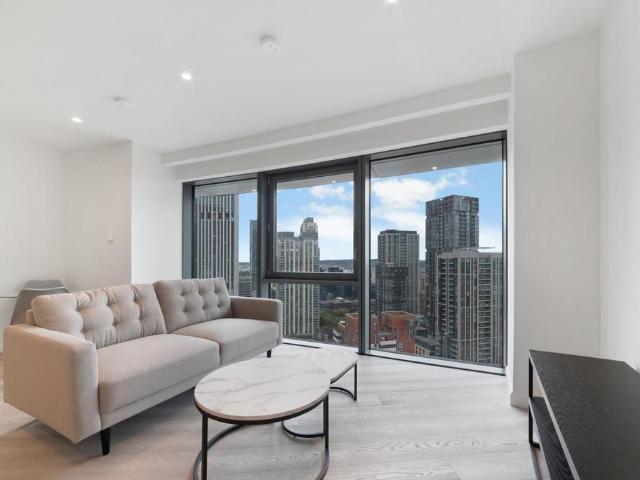 Flat for rent in Isle Of Dogs, Greater London