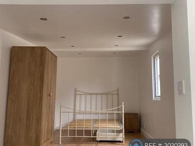 Studio for rent in North Cray, Greater London