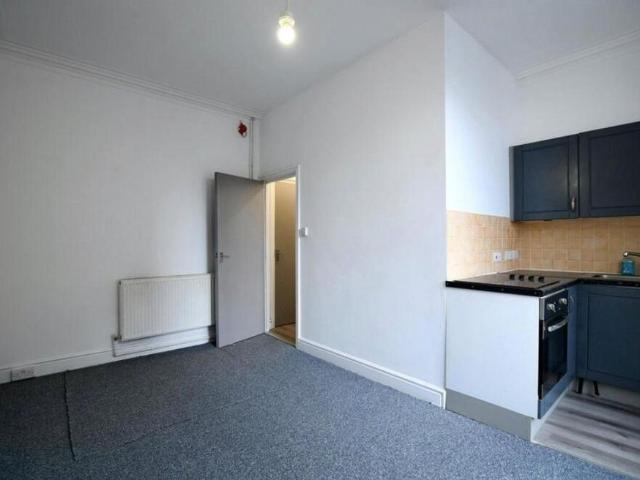 Studio for rent in Weston-super-mare, North Somerset