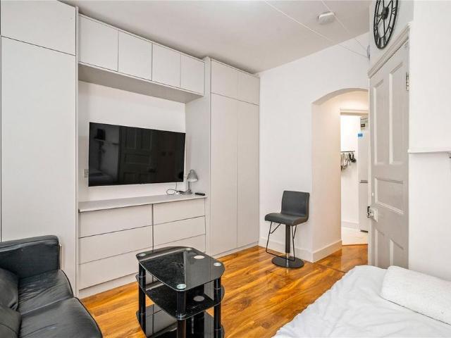 Studio for rent