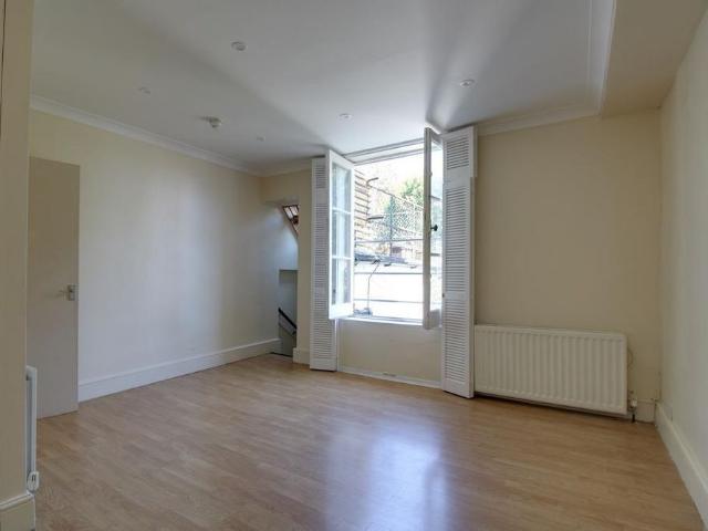 Studio for rent in Kemptown, Brighton & Hove
