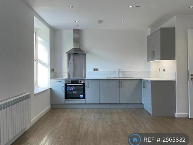 Studio for rent in Goldthorn Hill, West Midlands