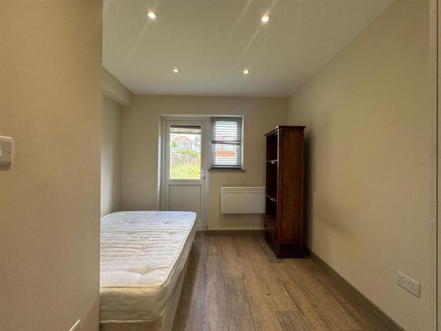 Studio for rent in London Borough of Ealing, Perivale