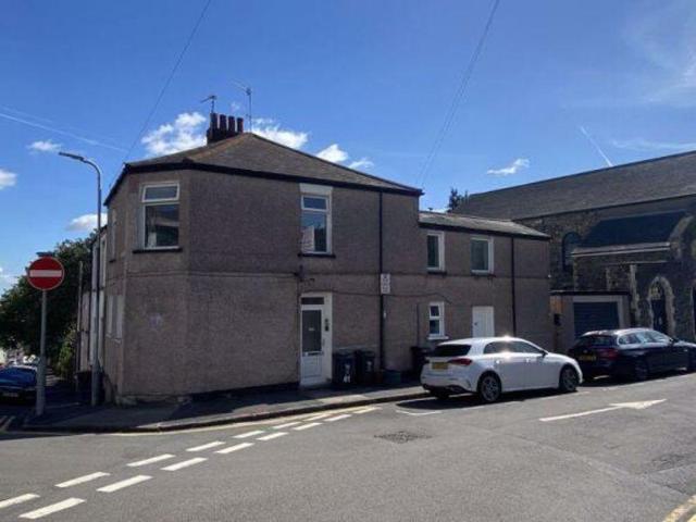 Flat for rent in Stow Hill, Wales