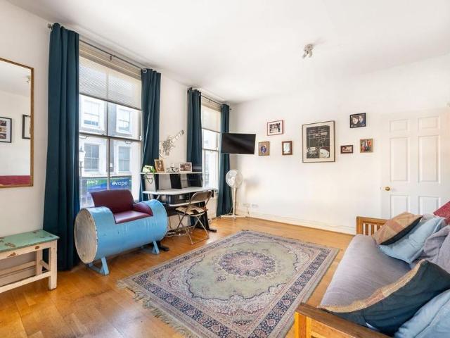 Studio for rent in North Kensington, Greater London