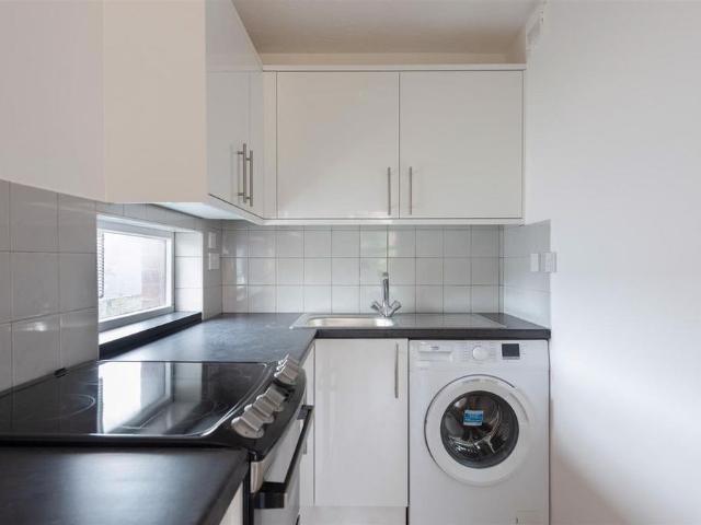 Studio for rent in Palmers Green, Greater London