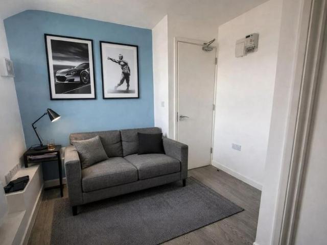 Studio for rent in London Borough of Ealing, Park Royal