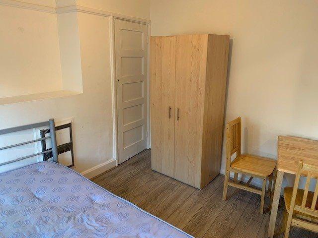 Studio for rent in London, Isle Of Man
