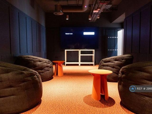 Studio for rent in Merchant City, Glasgow