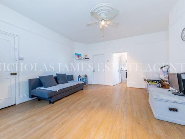 Studio for rent in Bush Hill Park, Greater London
