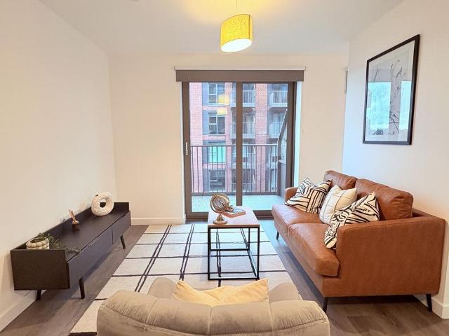 Studio for rent in Deeplish, Burnedge