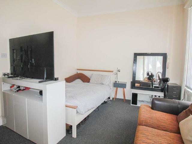 Studio for rent in Worle, Weston-super-mare