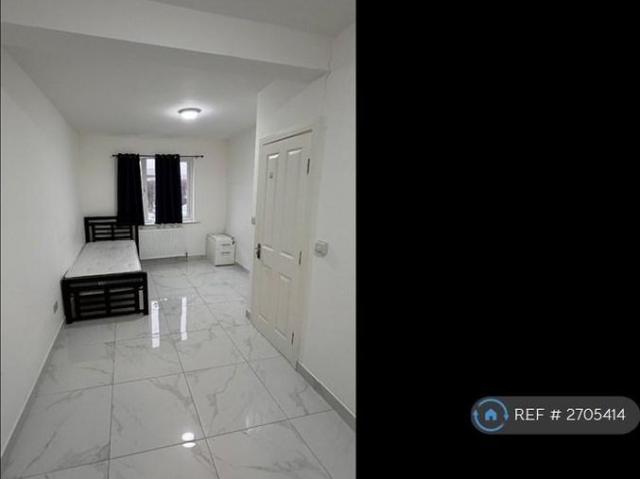 Studio for rent in North End, Greater London