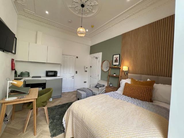 Studio for rent in Lipson, Plymouth