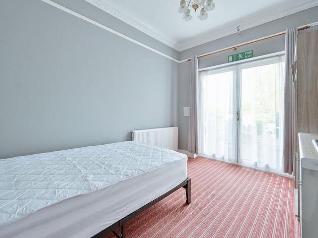 Studio for rent in Connaught Park, Bushey