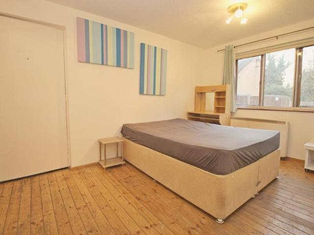 Studio for rent in London Borough of Ealing, Greater London