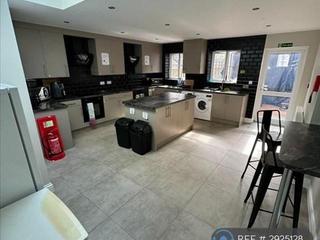 Studio for rent in London Borough of Hounslow, Heston