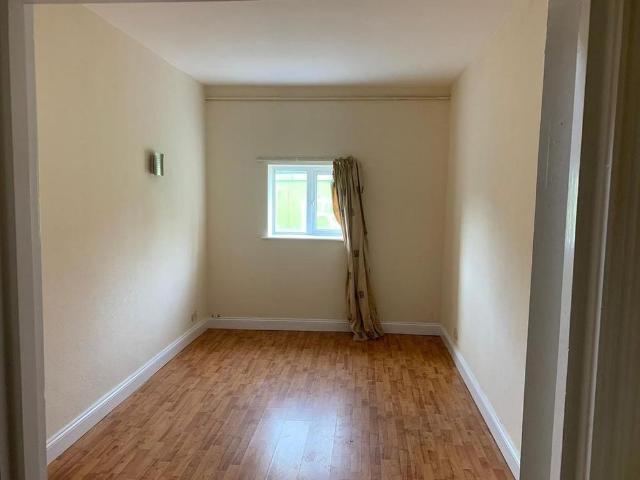 Studio for rent in Clarendon, Ash