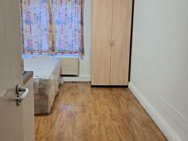 Studio for rent in London Borough of Hillingdon, Greater London