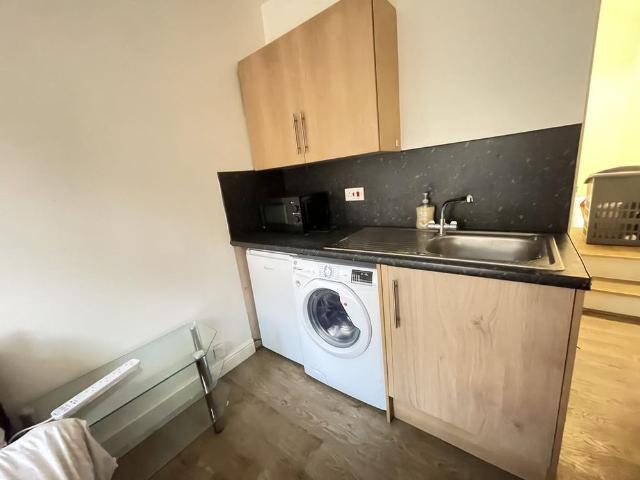 Studio for rent in Hyde Park, South Yorkshire
