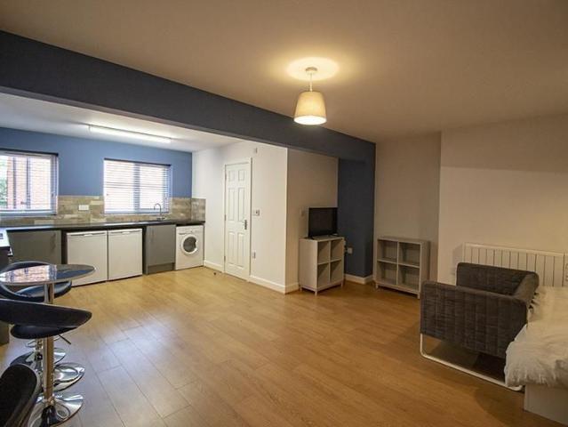 Studio for rent in Haddon, East Midlands