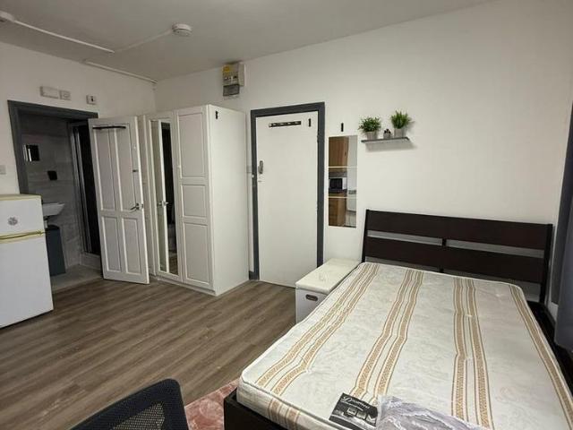 Studio for rent in London Borough of Hounslow, Heston