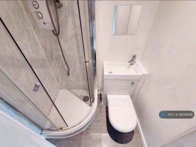 Studio for rent in Westminster, Victoria