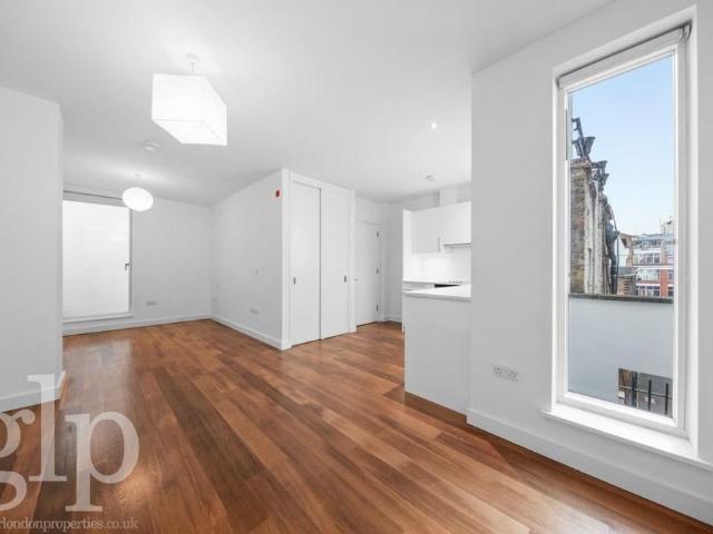 Studio for rent in Soho, Greater London