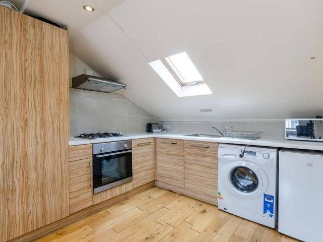 Studio for rent in Shepherd's Bush, Isle Of Man