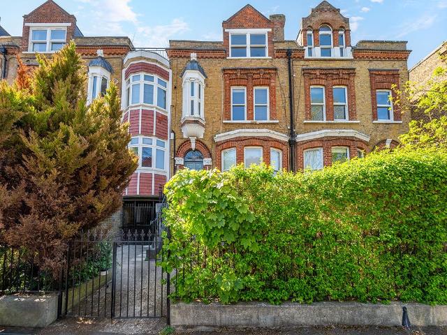 Flat for rent in East Dulwich, Isle Of Man