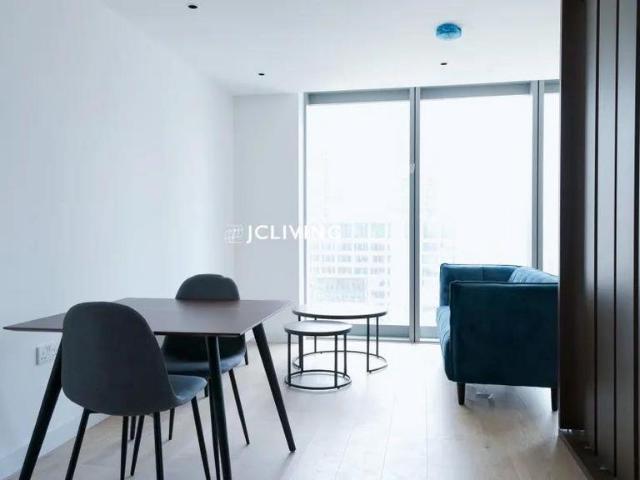 Flat for rent in Canary Wharf, Greater London