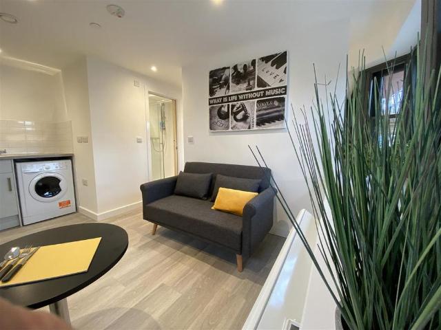 Studio for rent in St. Mildred's, The Bridge