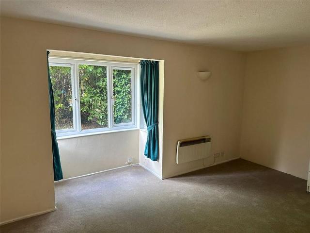 Studio for rent in Slough