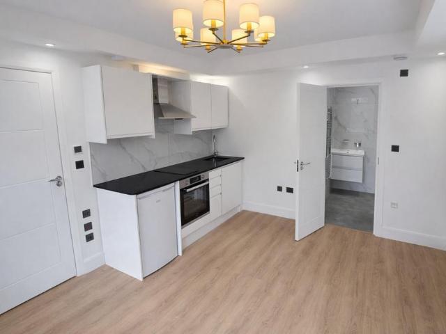 Studio for rent in Burnt Oak, Greater London