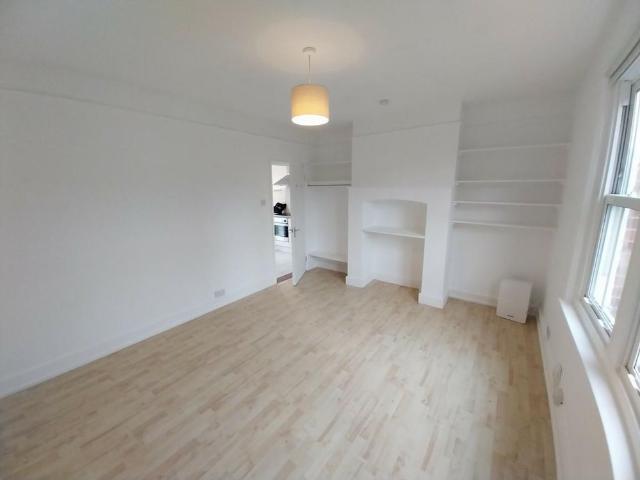 Studio for rent in The Butts, Kent