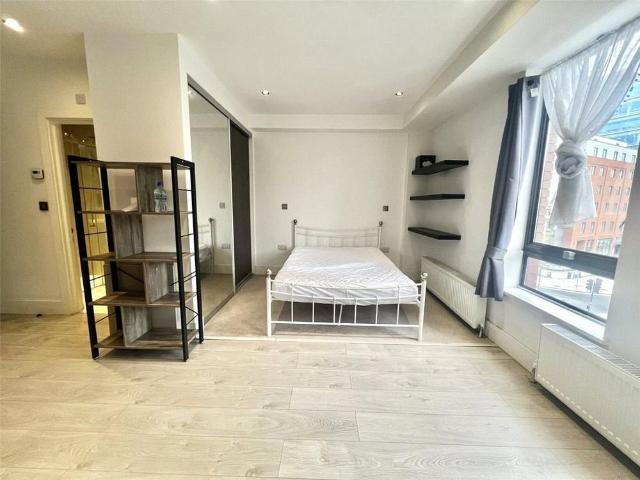 Studio for rent in North Watford, Hertfordshire