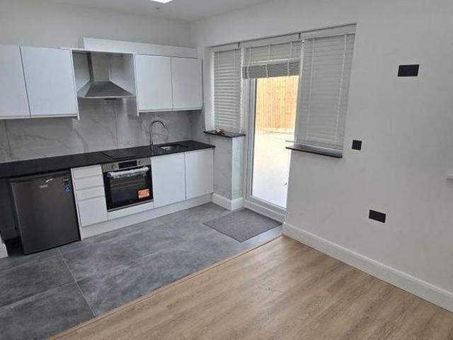 Studio for rent in Burnt Oak, Greater London